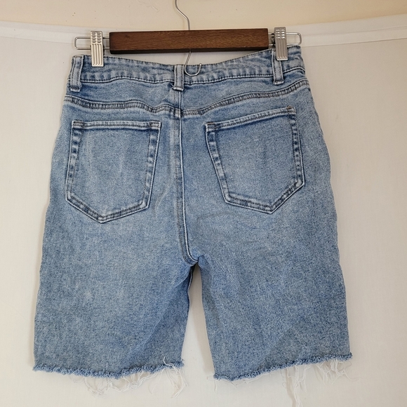 Shorts - Picture 2 of 4